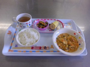 豆腐とエビのケチャップ煮