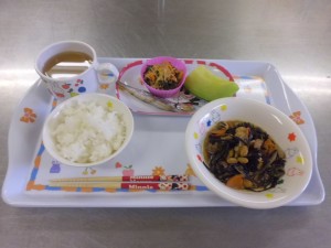 大豆入りひじきの油炒め