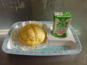 おやつ　メロンパン