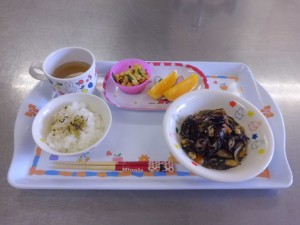 大豆入りひじきの油炒め