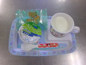 今日の給食　コーン入り豆乳卵スープ