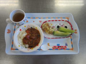 今日の給食　茄子入りハヤシ