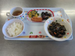 大豆入りひじきの油炒め