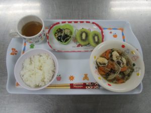 今日の給食　すき焼き風煮