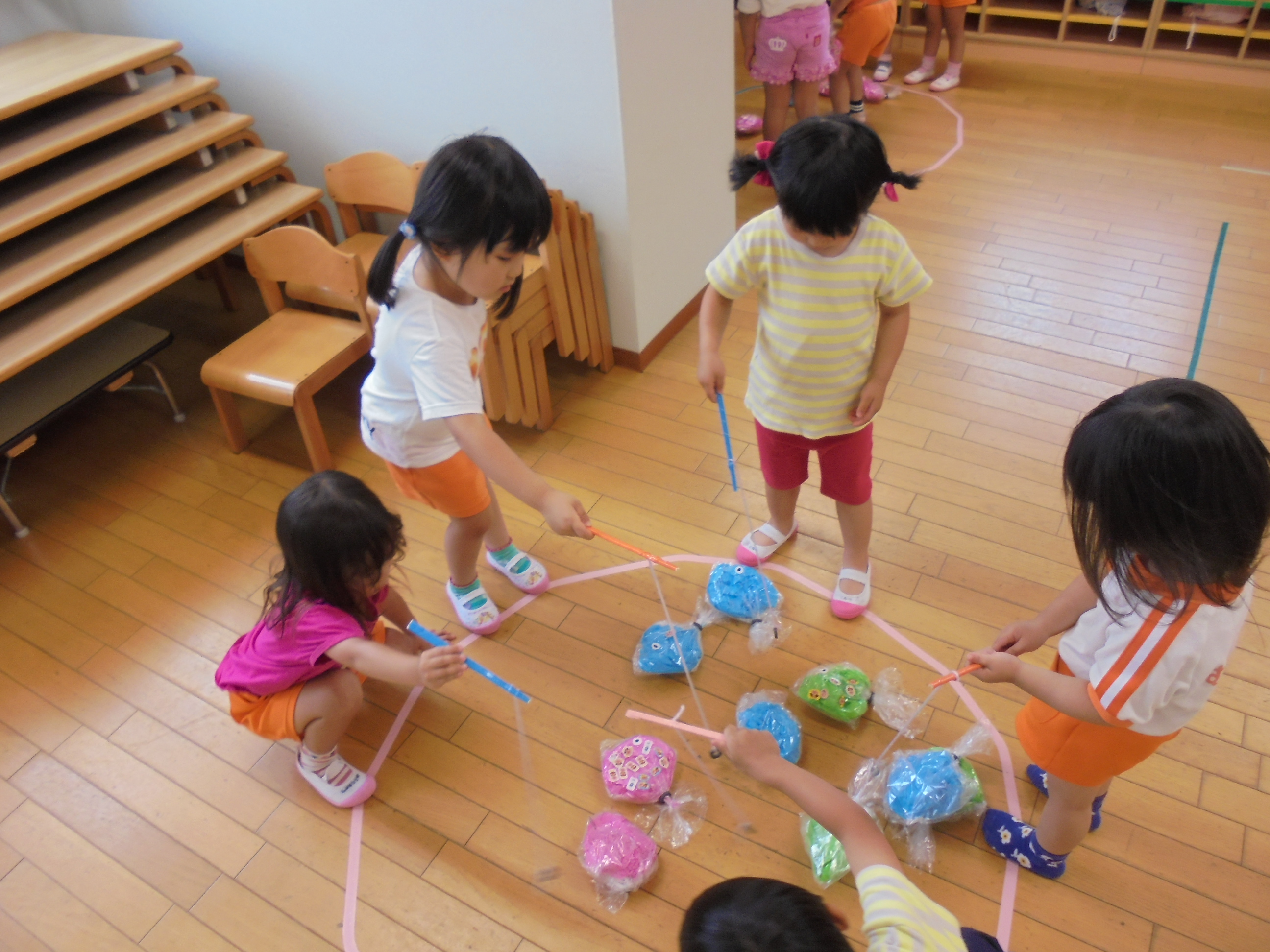 室内遊び楽しいな ３歳児 こすもす組 大分市の保育園 宗方保育園